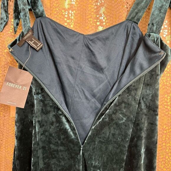 Forever 21 Forest Green Velvet Tie Shoulder Hook Eye Mini Dress S NWT - Picture 7 of 11